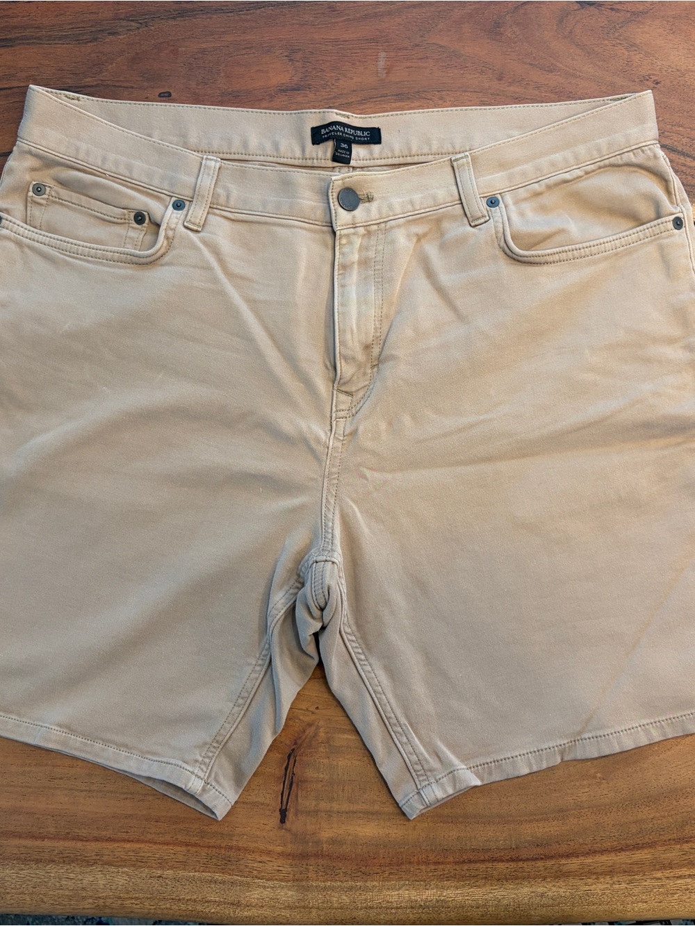 Banana Republic Men's Tan Flat-Front Cotton Shorts